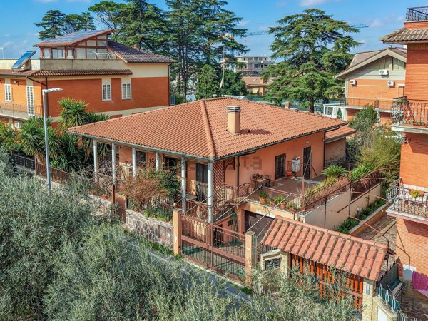 casa indipendente in vendita a Roma in zona Borghesiana