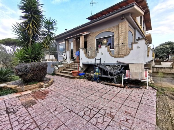 casa indipendente in vendita a Roma in zona Castel di Leva