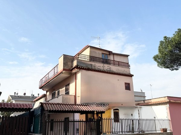 casa indipendente in vendita a Roma in zona Torre Maura