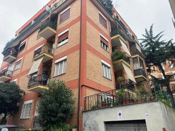 appartamento in vendita a Roma in zona Gianicolense