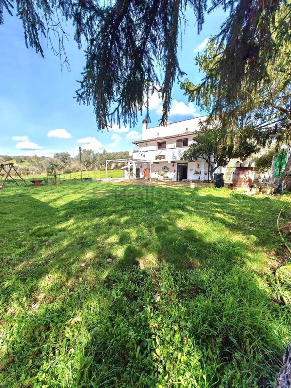 casa indipendente in vendita a Roma in zona Spregamore