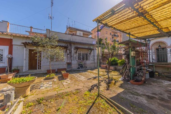 appartamento in vendita a Roma in zona Alessandrino