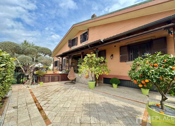 appartamento in vendita a Roma in zona Torre Maura