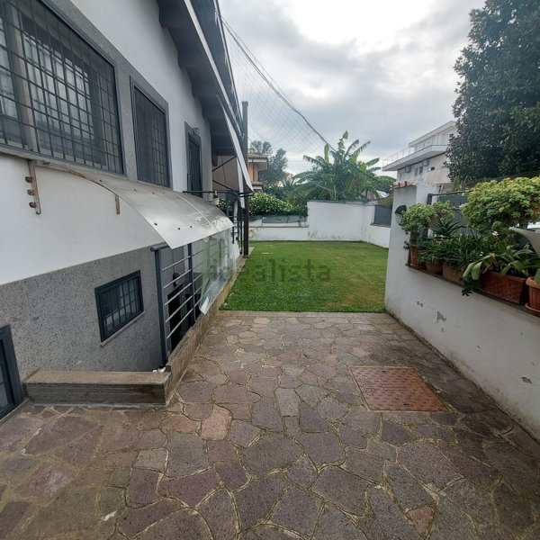 casa indipendente in vendita a Roma in zona Axa