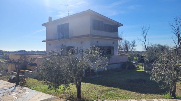 casa indipendente in vendita a Roma in zona Selvotta