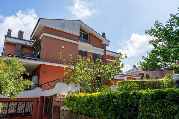 casa indipendente in vendita a Roma in zona Axa