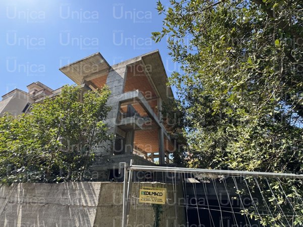 casa indipendente in vendita a Roma in zona Tomba di Nerone