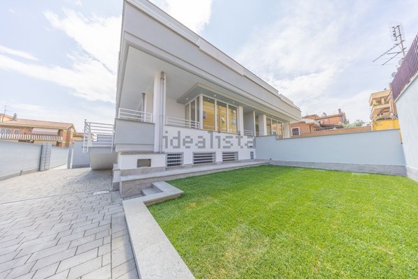 casa indipendente in vendita a Roma in zona Tor Bella Monaca