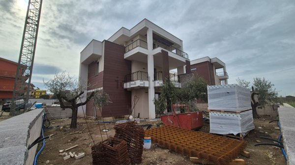 casa indipendente in vendita a Roma in zona Torre Gaia