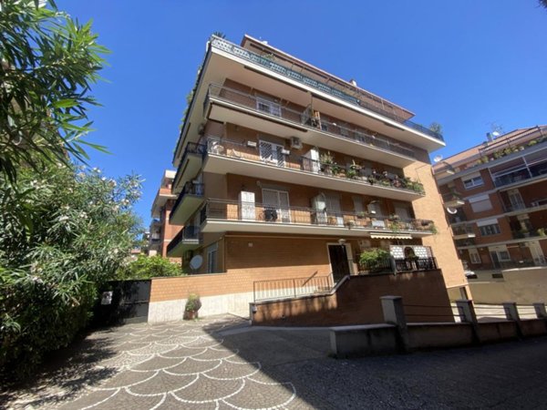 appartamento in vendita a Roma in zona Appio Claudio