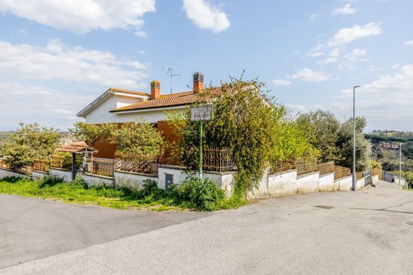casa indipendente in vendita a Roma