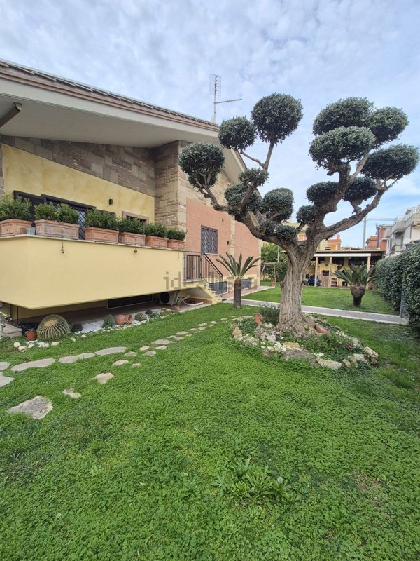 casa indipendente in vendita a Roma in zona Dragona/Bagnoletto