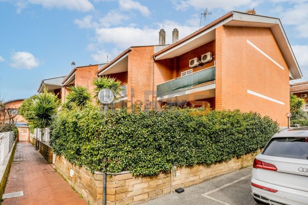 esavano in vendita a Roma in zona Montespaccato