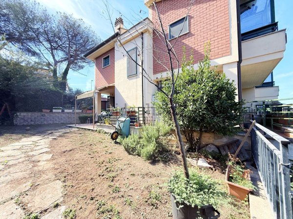 casa indipendente in vendita a Roma in zona Aurelio
