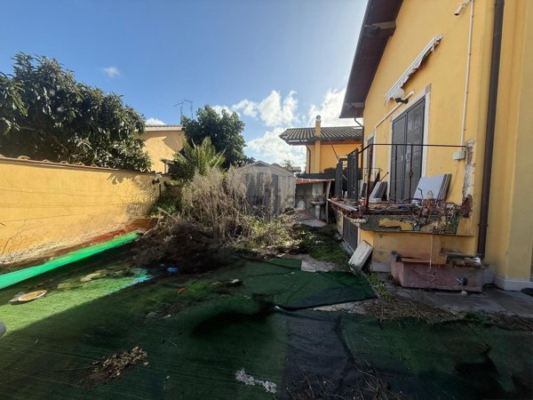 casa indipendente in vendita a Roma in zona Infernetto