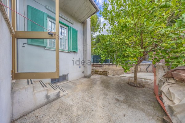 appartamento in vendita a Roma in zona Torre Angela