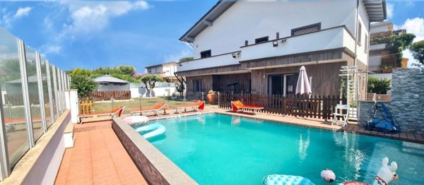 casa indipendente in vendita a Roma in zona Axa