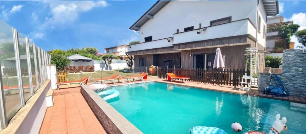 casa indipendente in vendita a Roma in zona Axa