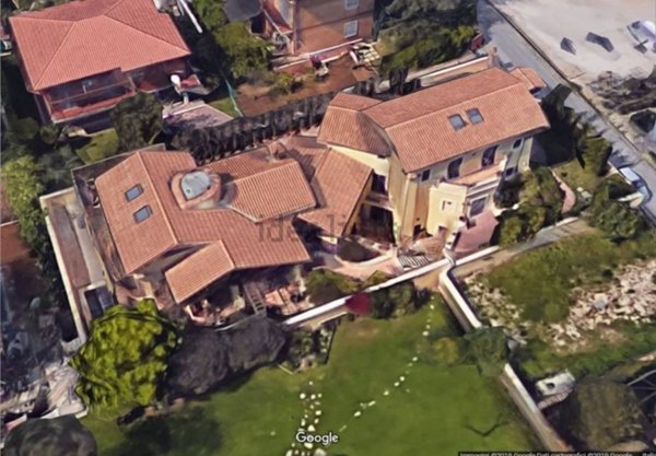 casa indipendente in vendita a Roma in zona Acilia