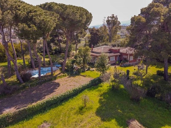 casa indipendente in vendita a Roma in zona Finocchio