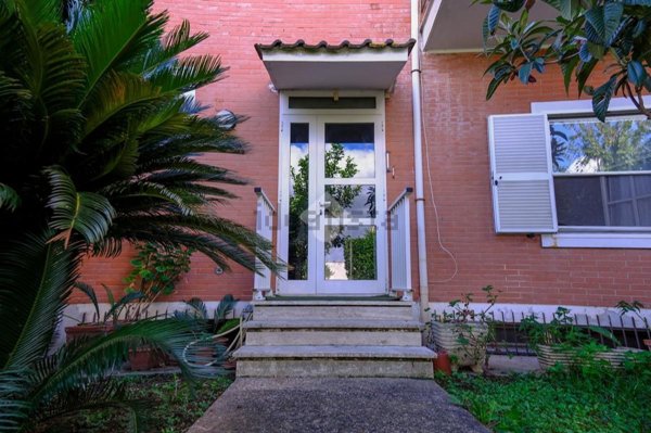 casa indipendente in vendita a Roma in zona Acilia
