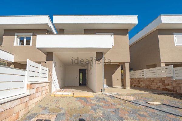 casa indipendente in vendita a Roma in zona Finocchio