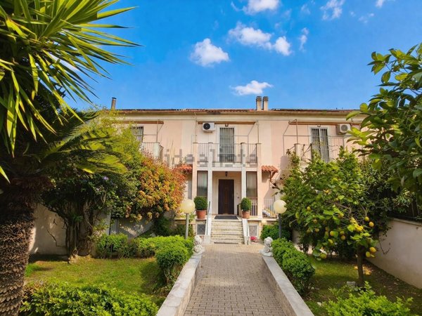 casa indipendente in vendita a Roma in zona Palmarola