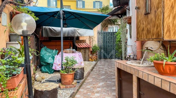 appartamento in vendita a Roma in zona Appio Latino