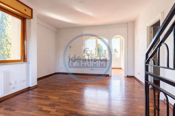 casa indipendente in vendita a Roma in zona Tre Pini - Poggio dei Fiori