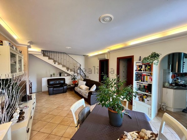 casa indipendente in vendita a Roma in zona Ostia Antica