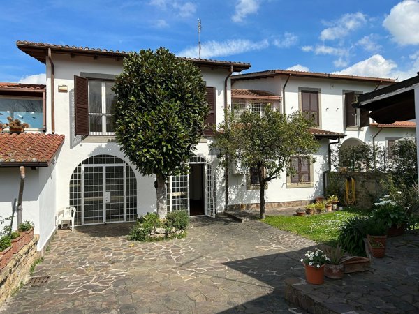 casa indipendente in vendita a Roma in zona Acilia