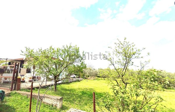 casa indipendente in vendita a Roma in zona Finocchio