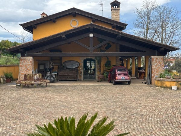 casa indipendente in vendita a Roma in zona Casalotti