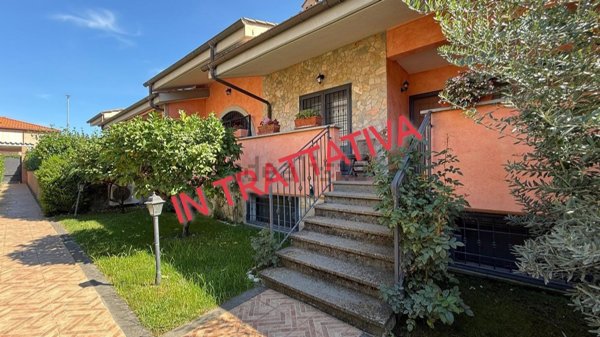 casa indipendente in vendita a Roma in zona Pantan Monastero