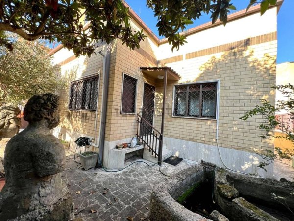 casa indipendente in vendita a Roma in zona Tor Vergata/Torrenova