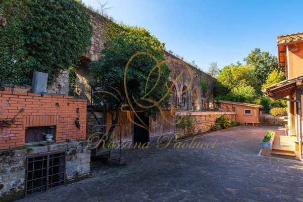 casa indipendente in vendita a Roma in zona Appio Claudio