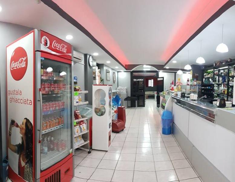 negozio in vendita a Roma in zona Torre Maura