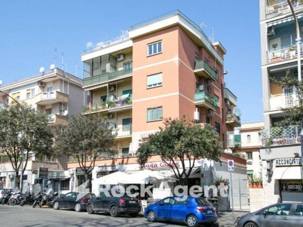 appartamento in vendita a Roma in zona Gianicolense