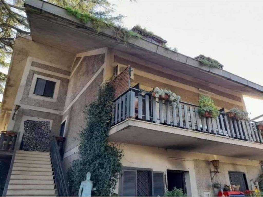 appartamento in vendita a Roma in zona Finocchio
