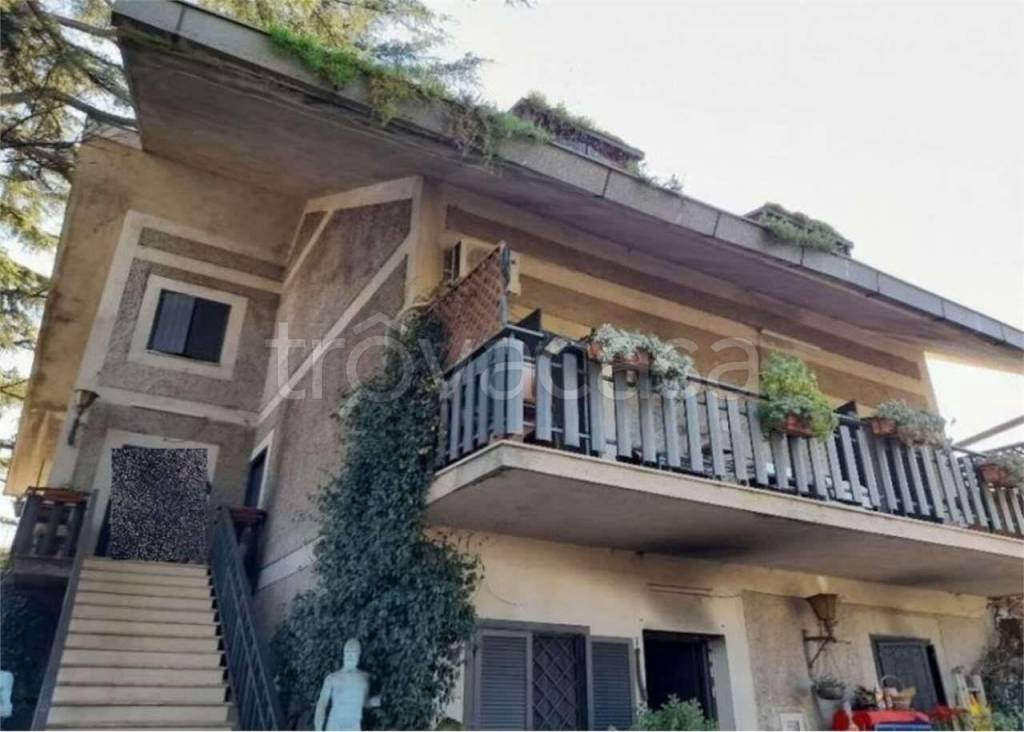 appartamento in vendita a Roma in zona Finocchio