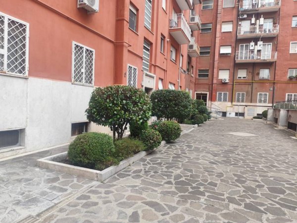 appartamento in vendita a Roma in zona Tuscolano