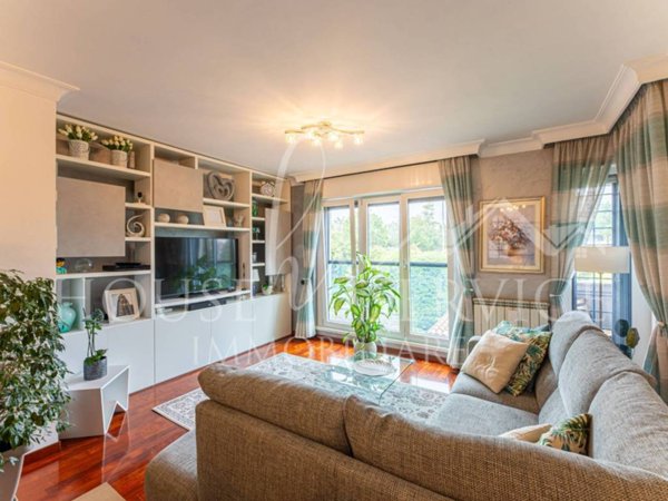 appartamento in vendita a Roma in zona Casal Monastero