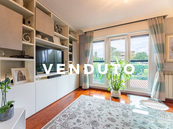 appartamento in vendita a Roma in zona Casal Monastero