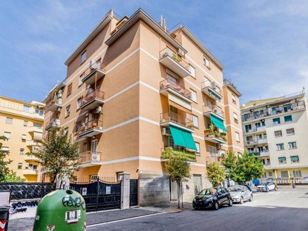 negozio in vendita a Roma in zona Monte Sacro/Talenti