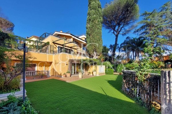 casa indipendente in vendita a Roma in zona Della Vittoria