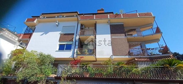 appartamento in vendita a Roma in zona Appio Pignatelli