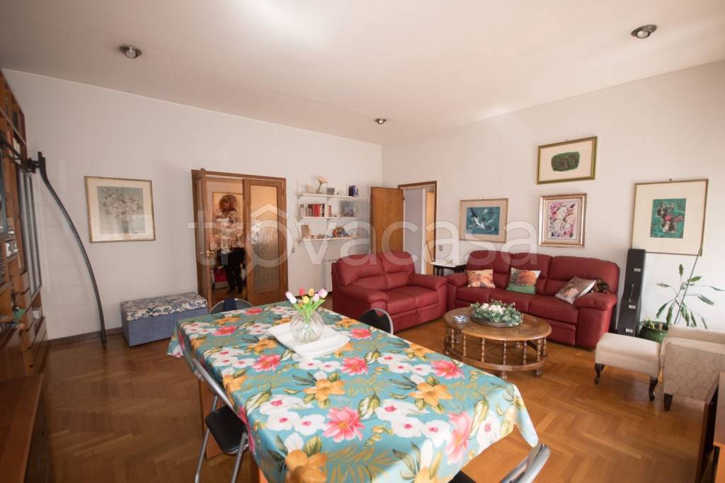 appartamento in vendita a Roma in zona Tor di Quinto