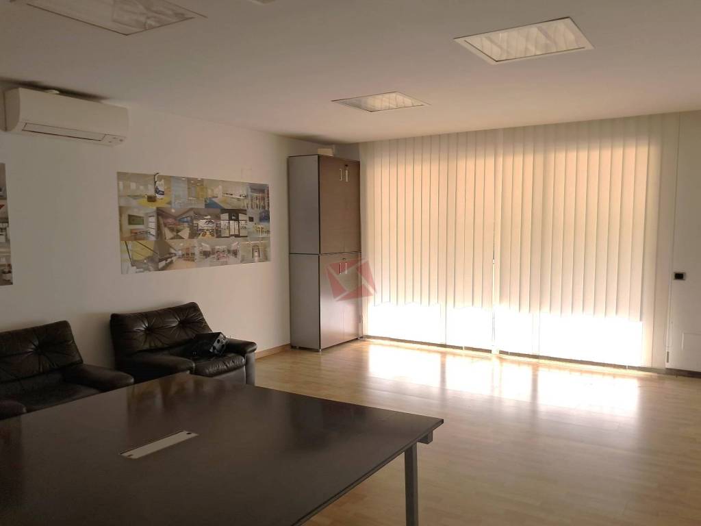 appartamento in vendita a Roma in zona Torre Angela