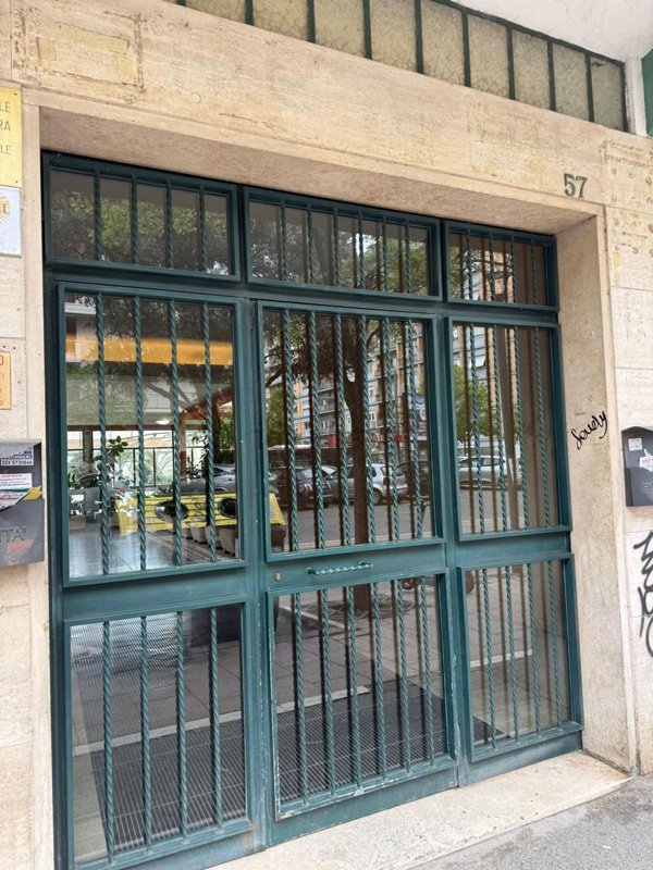 appartamento in vendita a Roma in zona Ostiense