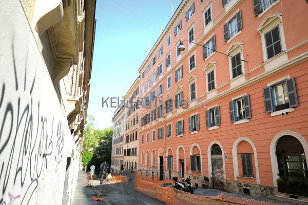 appartamento in vendita a Roma in zona Trastevere